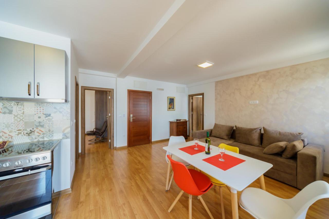 Vila Fortuna Sutomore Bagian luar foto