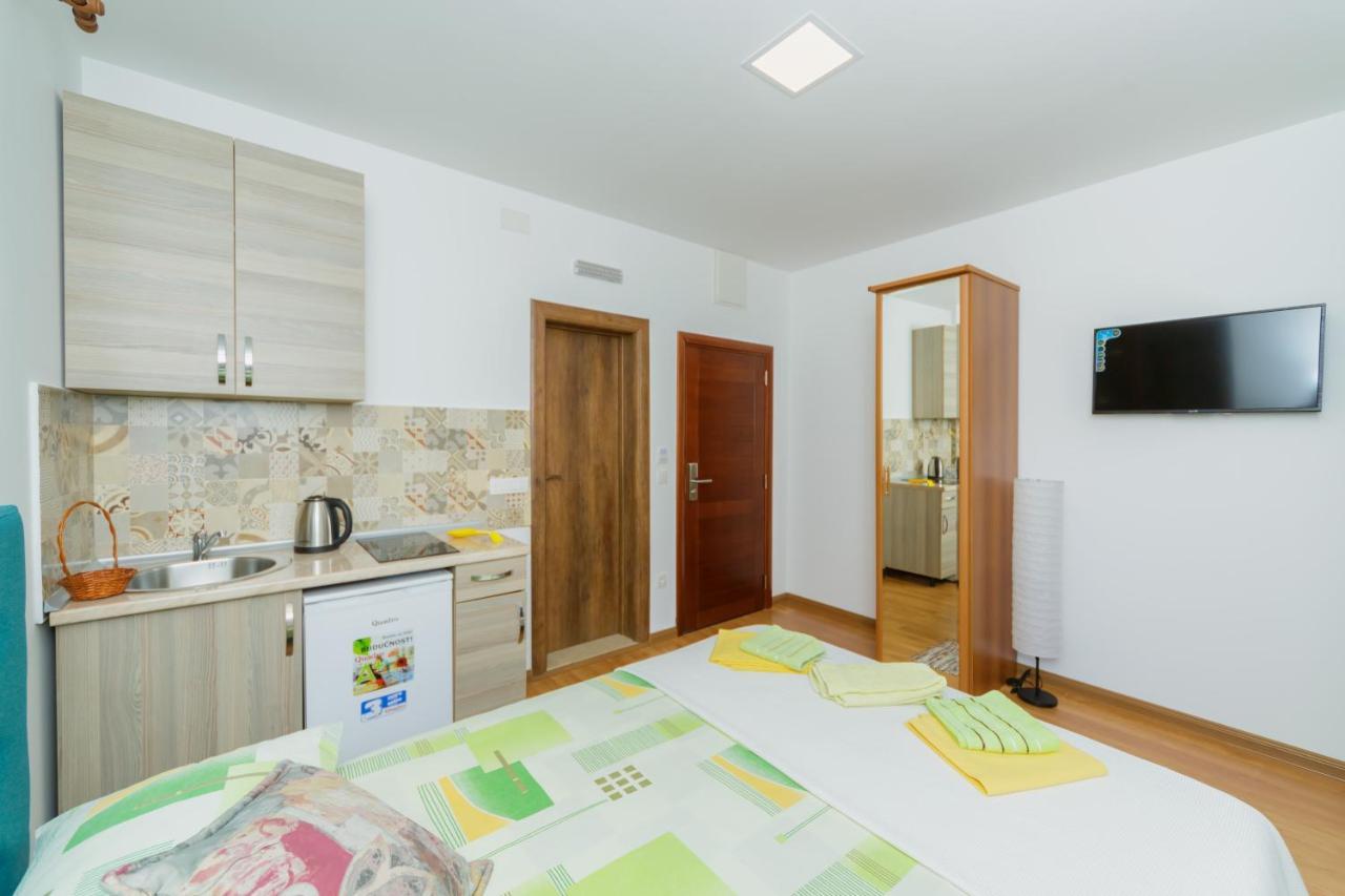 Vila Fortuna Sutomore Bagian luar foto